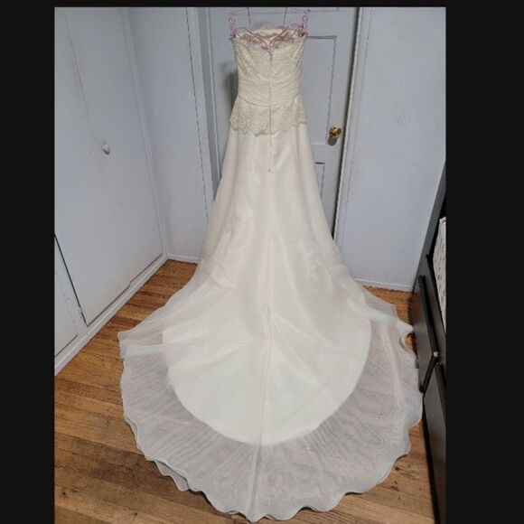 Two by Rosa Clarà Wedding Dress - Picture 1 of 11
